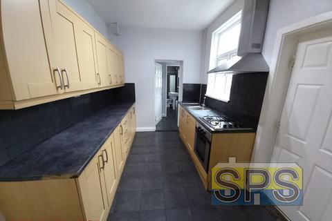 4 bedroom terraced house to rent, Seaford Street, Stoke-on-Trent ST4