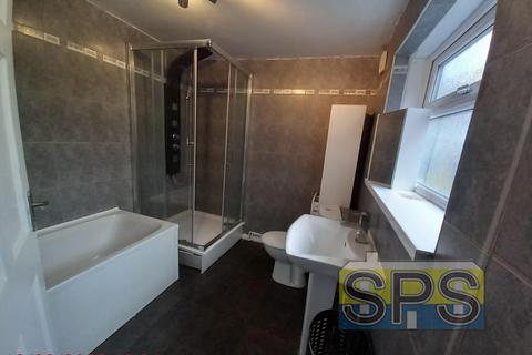 4 bedroom terraced house to rent, Seaford Street, Stoke-on-Trent ST4