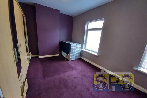 4 bedroom terraced house to rent, Seaford Street, Stoke-on-Trent ST4