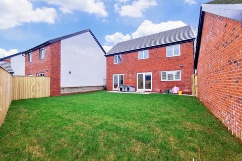 4 bedroom detached house for sale, Cilgant Meredith, Penllergaer, Swansea.