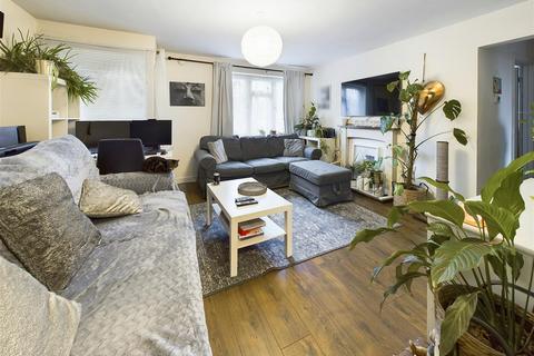 2 bedroom flat for sale, Butneys, Basildon