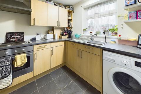 2 bedroom flat for sale, Butneys, Basildon