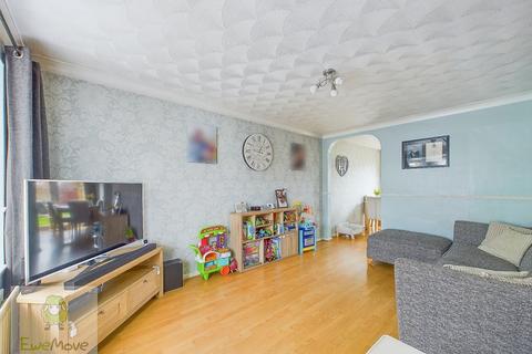 15 Chester Close, Rochester, ME2 2QX