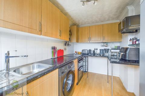 15 Chester Close, Rochester, ME2 2QX