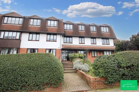 3 bedroom flat for sale, The Crest, Nether Street, North Finchley, N12