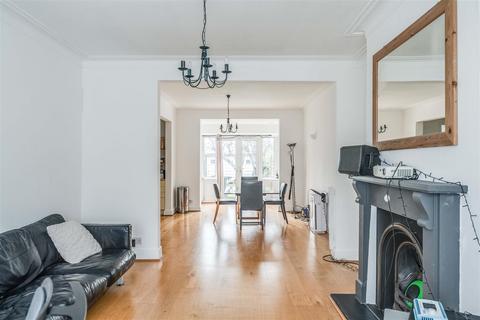 4 bedroom terraced house for sale, Colne Road, London