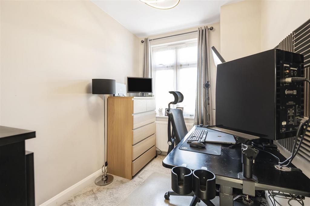 Bedroom 3: