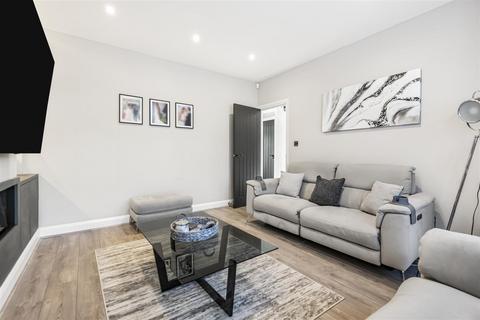 undefined, South Lodge Drive, Oakwood, N14