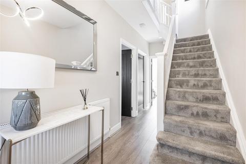 3 bedroom semi-detached house for sale, South Lodge Drive, Oakwood, N14