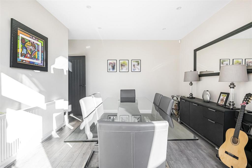 DINING ROOM (pic 2)