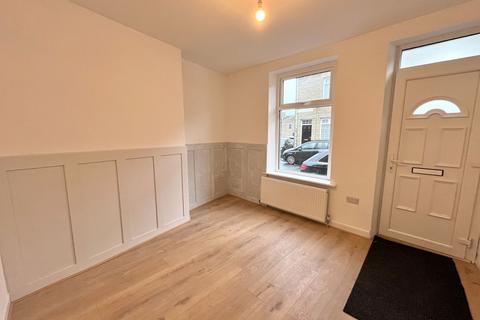 3 bedroom end of terrace house to rent, Midland Street, Skipton BD23