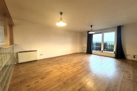 2 bedroom apartment to rent, Hull Place, E16