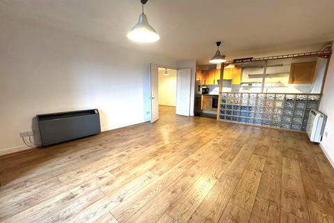 2 bedroom apartment to rent, Hull Place, E16