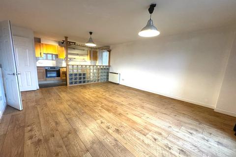 2 bedroom apartment to rent, Hull Place, E16