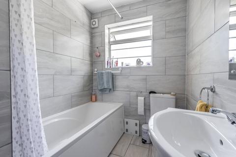 23 Amblecote Close, London, SE12 9TP