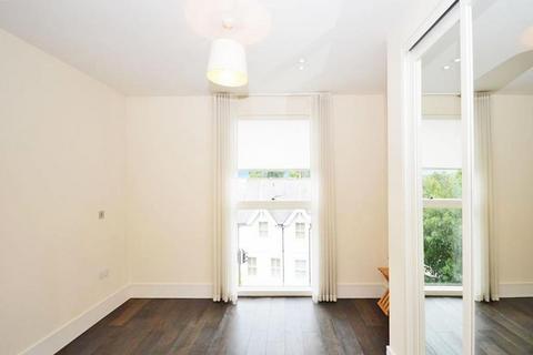 1 bedroom apartment to rent, Petersham Road, Richmond