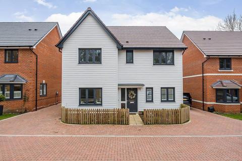 4 bedroom detached house to rent, Finchwood Park,  Wokingham,  RG40