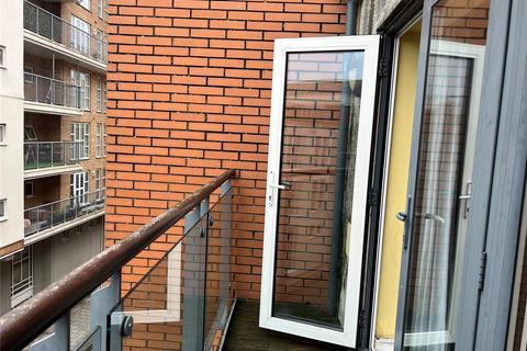 Studio for sale, Lower Canal Walk, Southampton, Hampshire