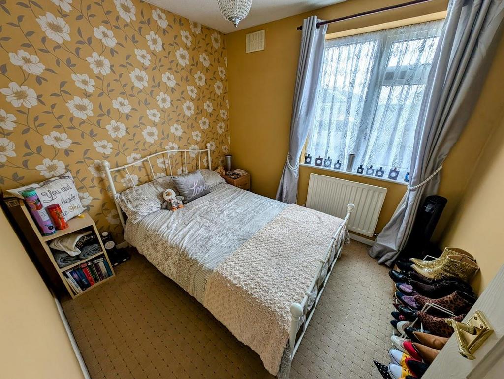 Bed 3.jpg