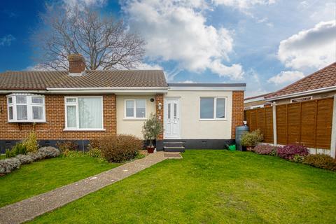 2 bedroom semi-detached bungalow for sale, The Green, Leigh-on-sea, SS9