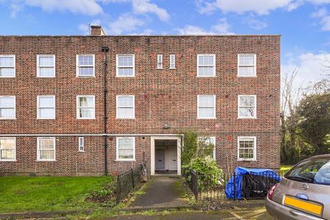 Studio for sale, Gracefield Gardens, London SW16