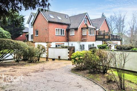 2 bedroom apartment for sale, Hazel Grove, HINDHEAD