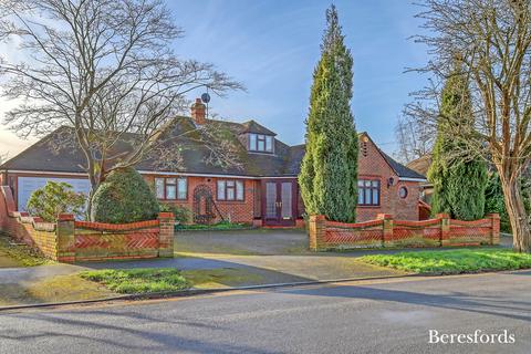 3 bedroom bungalow for sale, St. Johns Avenue, Warley, CM14