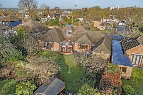 3 bedroom bungalow for sale, St. Johns Avenue, Warley, CM14