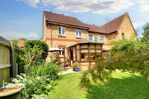 3 bedroom semi-detached house for sale, Suffolk Drive, Guildford