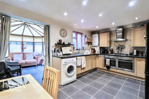 3 bedroom semi-detached house for sale, Suffolk Drive, Guildford