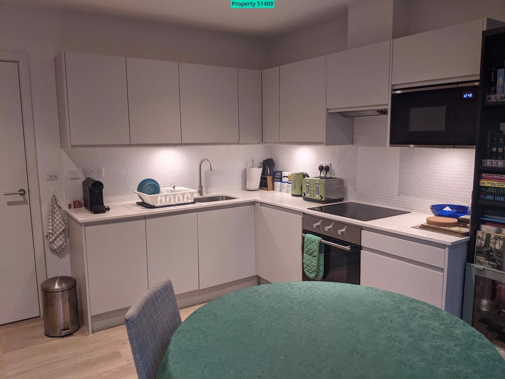 Kitchen Area Space - 1
