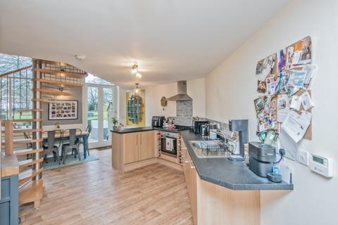 3 bedroom terraced house for sale, Latham Lane, Gomersal, Cleckheaton, BD19