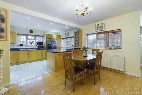 3 bedroom detached house for sale, Victoria Avenue, South Croydon