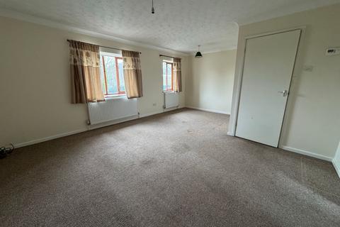 2 bedroom flat for sale, Calais Street, Hadleigh, IP7