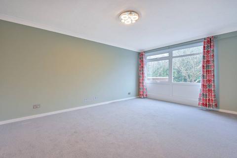 2 bedroom flat to rent, Epsom Road, Merrow, Guildford, GU1