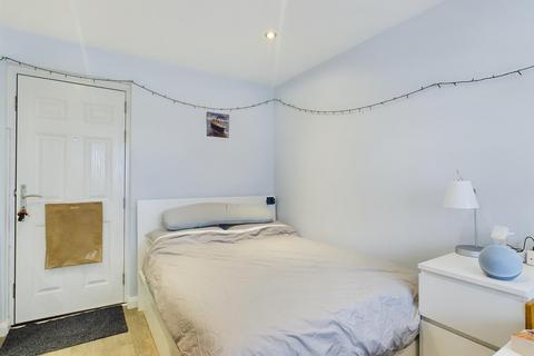 1 bedroom flat for sale, Tewkesbury Close, Popley, Basingstoke, RG24