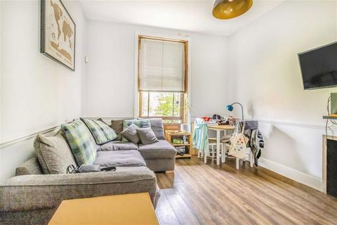 2 bedroom flat to rent, Lee High Road, London SE12