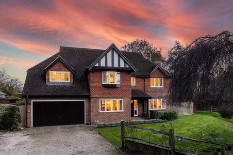 5 bedroom detached house for sale, Lincolns Mead, Lingfield, RH7