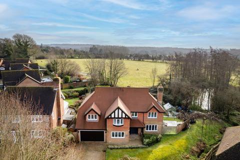 5 bedroom detached house for sale, Lincolns Mead, Lingfield, RH7