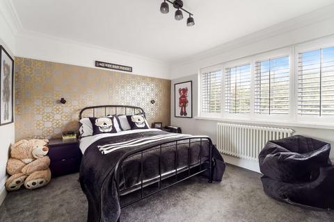 4 Chipstead Lane, Lower Kingswood, Tadworth, KT20 6RE