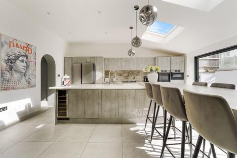 4 Chipstead Lane, Lower Kingswood, Tadworth, KT20 6RE