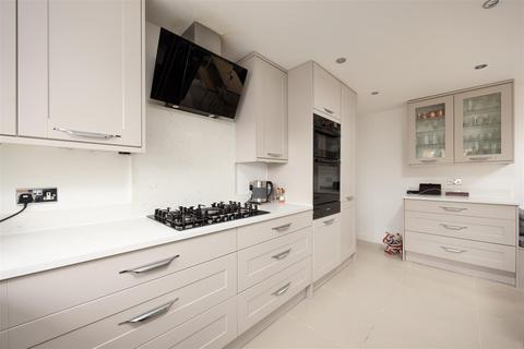 2 Leventon Place, Hilperton, Trowbridge, BA14 7US