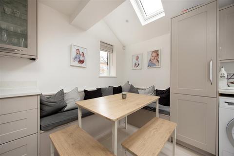 2 Leventon Place, Hilperton, Trowbridge, BA14 7US