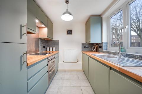 1 bedroom apartment for sale, Kings Court, Caledonian Road, London, N7