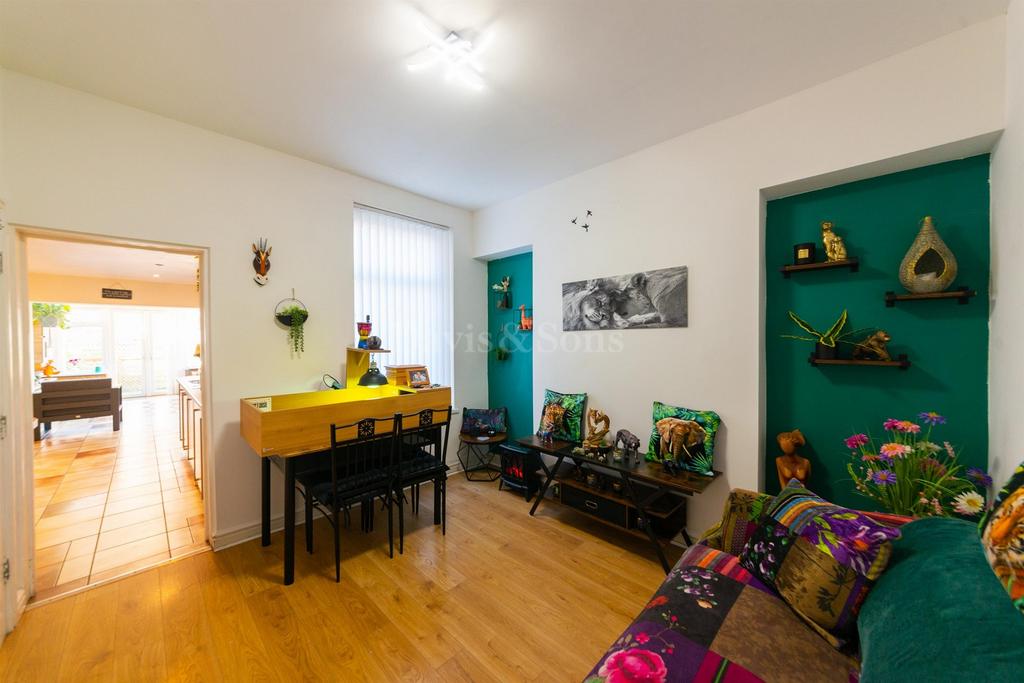 Lounge/Dining Room