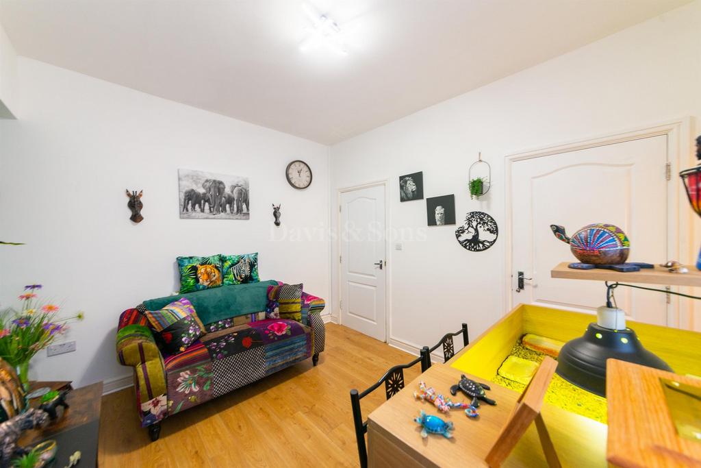 Lounge/Dining Room