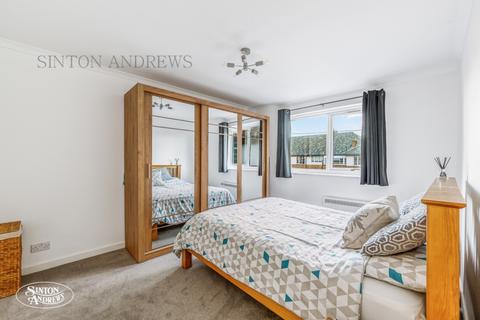 2 bedroom flat for sale, Edmonscote, Argyle Road, Ealing, W13