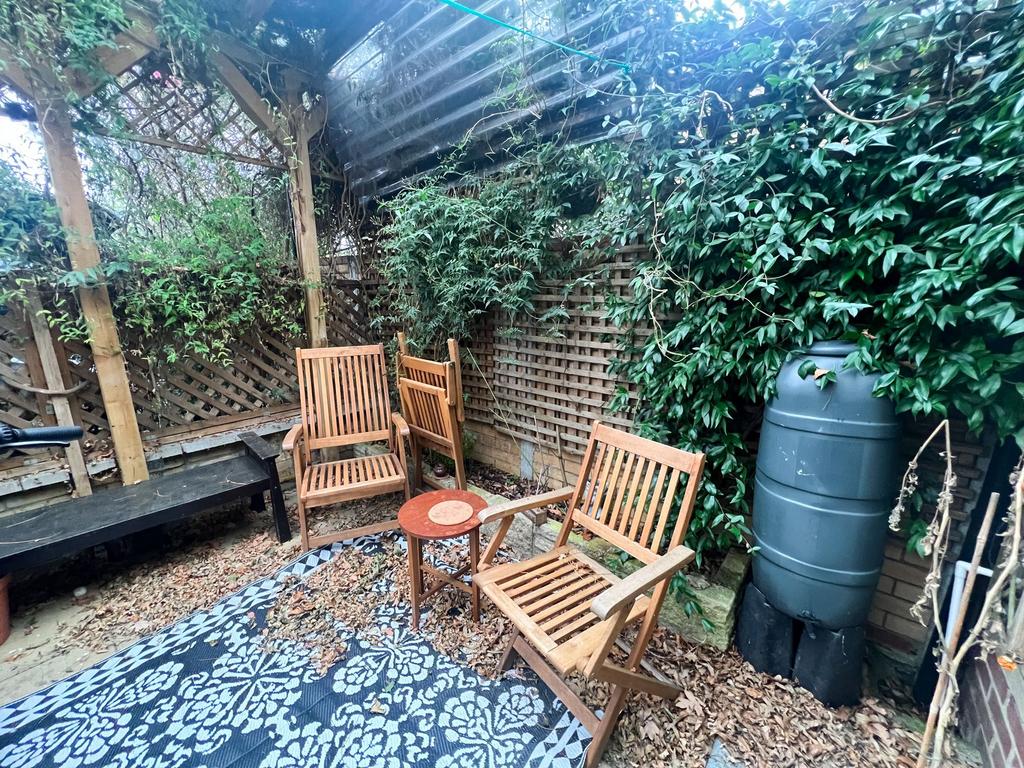 Forest Drive West E11