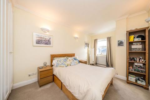 1 bedroom flat to rent, Chiswick High Road, London W4