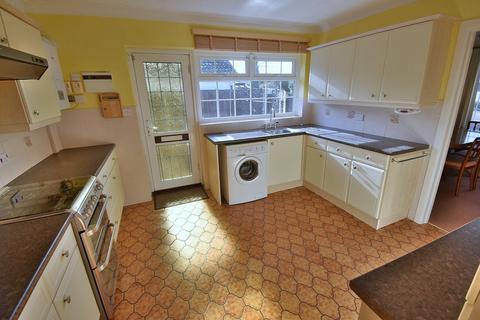 10 Deepdene Lane, Bournemouth, BH11 9RN